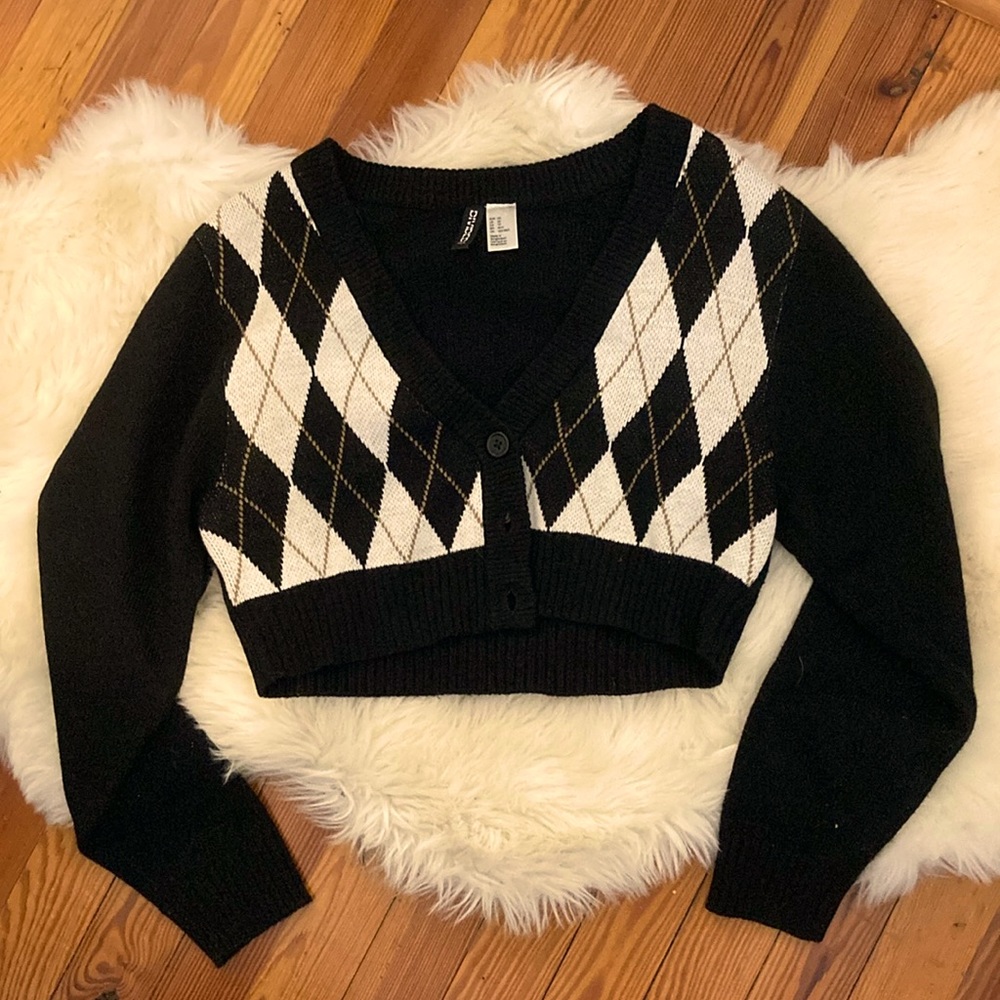 H&M Cropped Black and White Argyle Womens Sweater